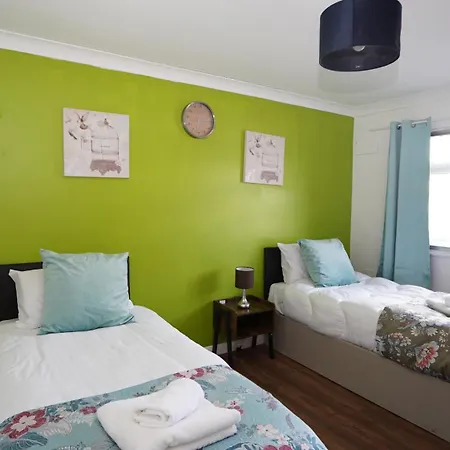 59B Comfortable 3 Bedroom House By Easy 2 Manage Cranford Exterior foto
