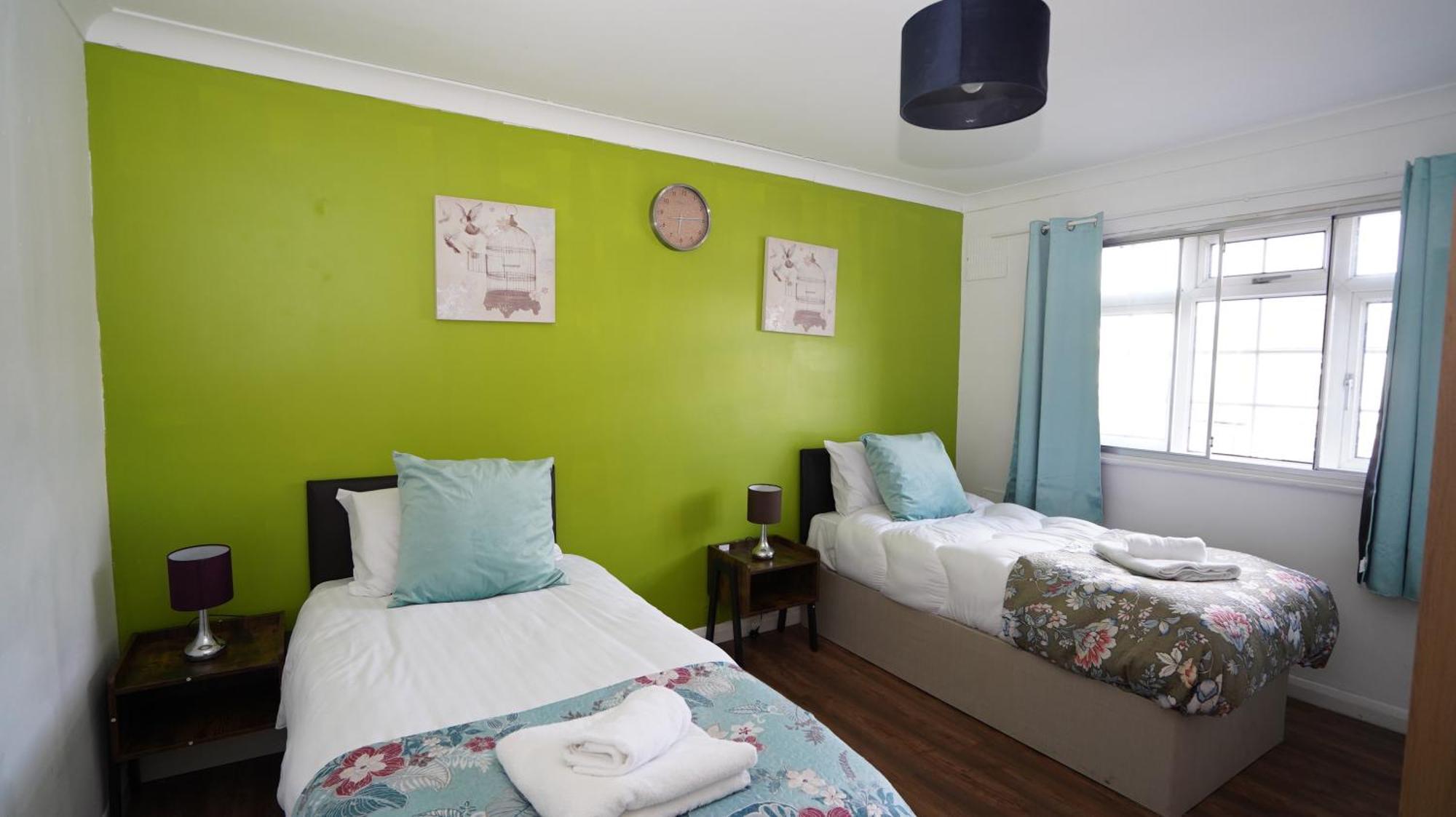 59b Comfortable 3 Bedroom House By Easy 2 Manage