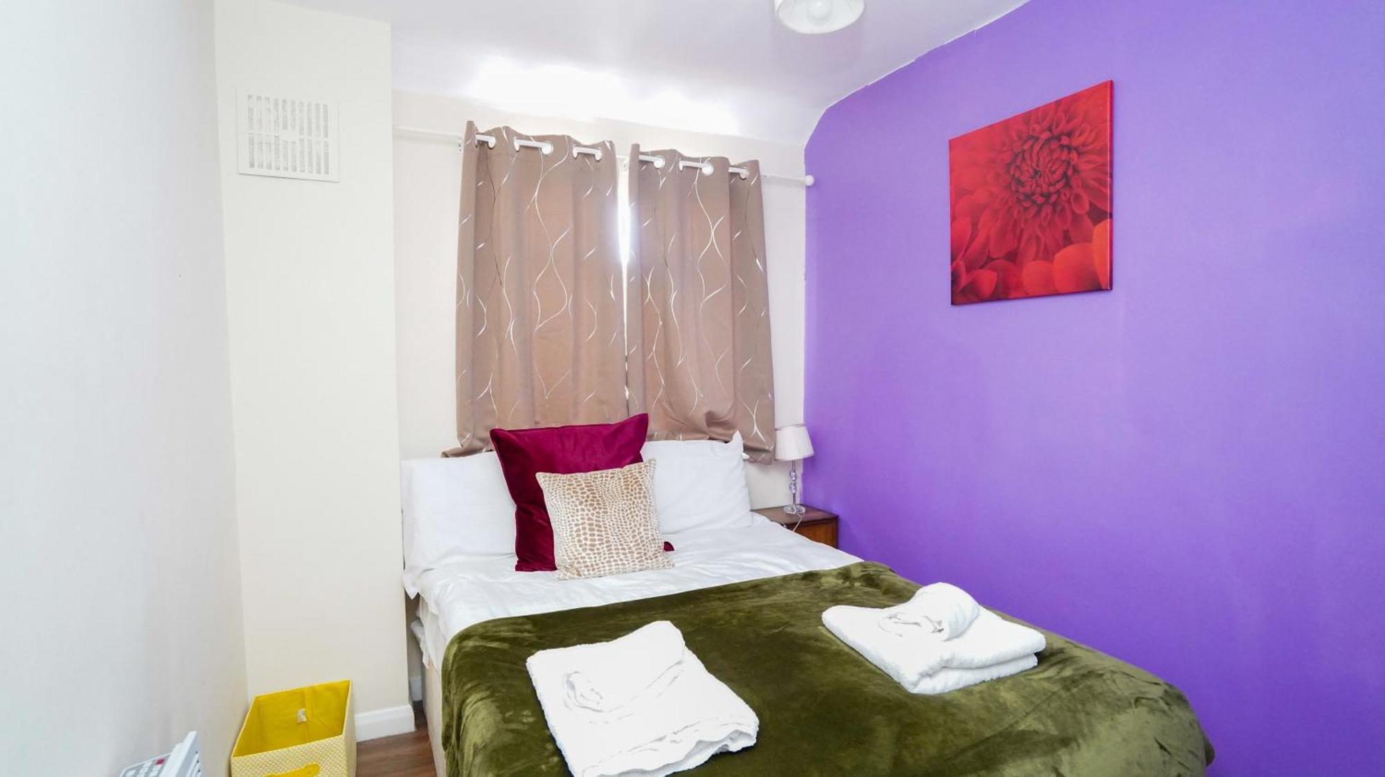 Holiday home 59b Comfortable 3 Bedroom House By Easy 2 Manage Cranford
